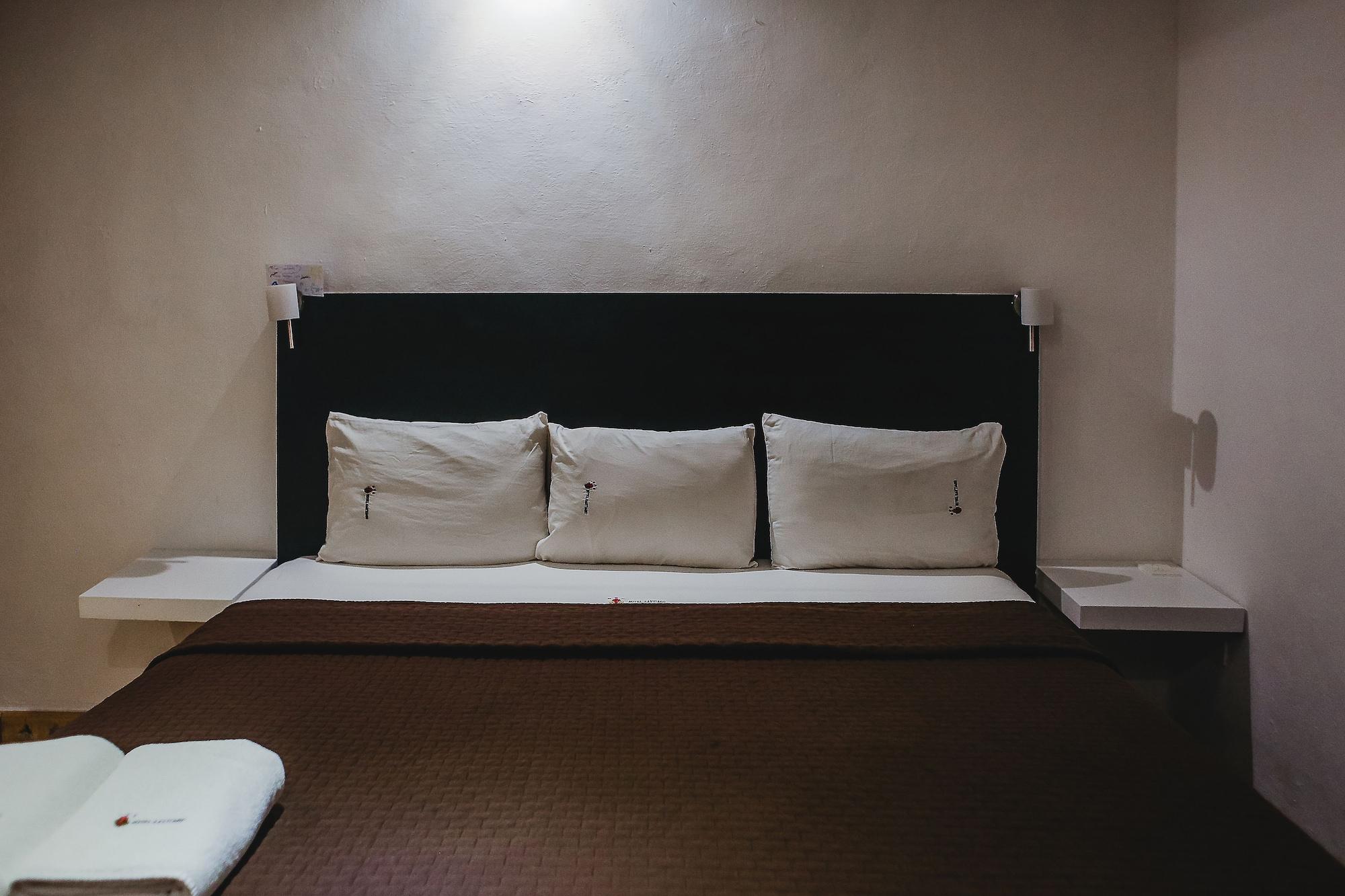 Hotel Santiago Merida Bagian luar foto