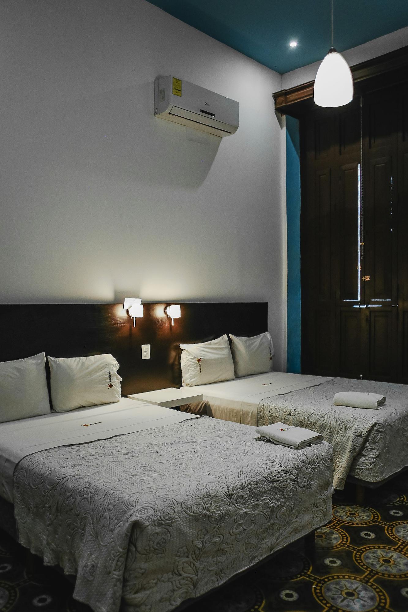 Hotel Santiago Merida Bagian luar foto
