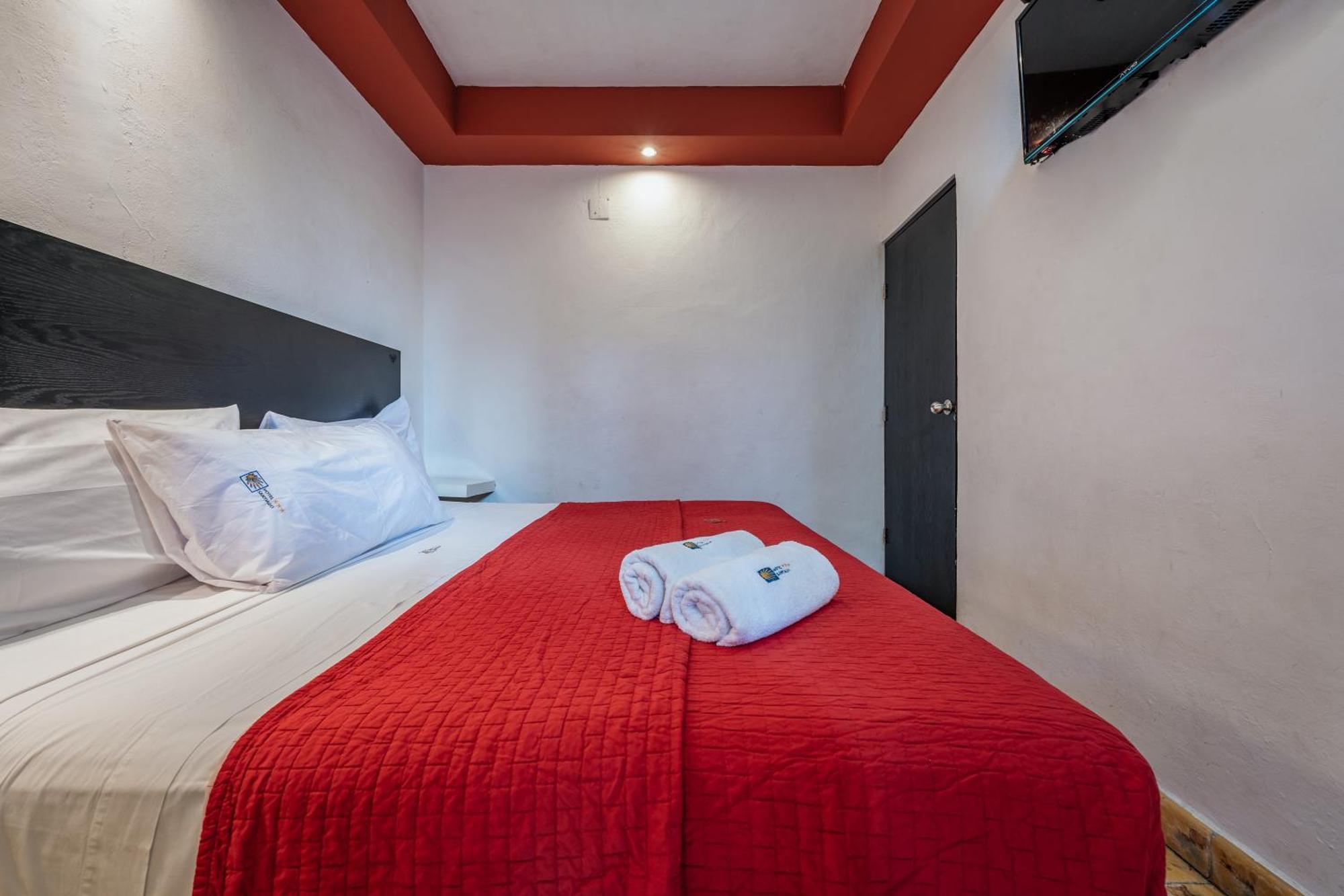 Hotel Santiago Merida Bagian luar foto