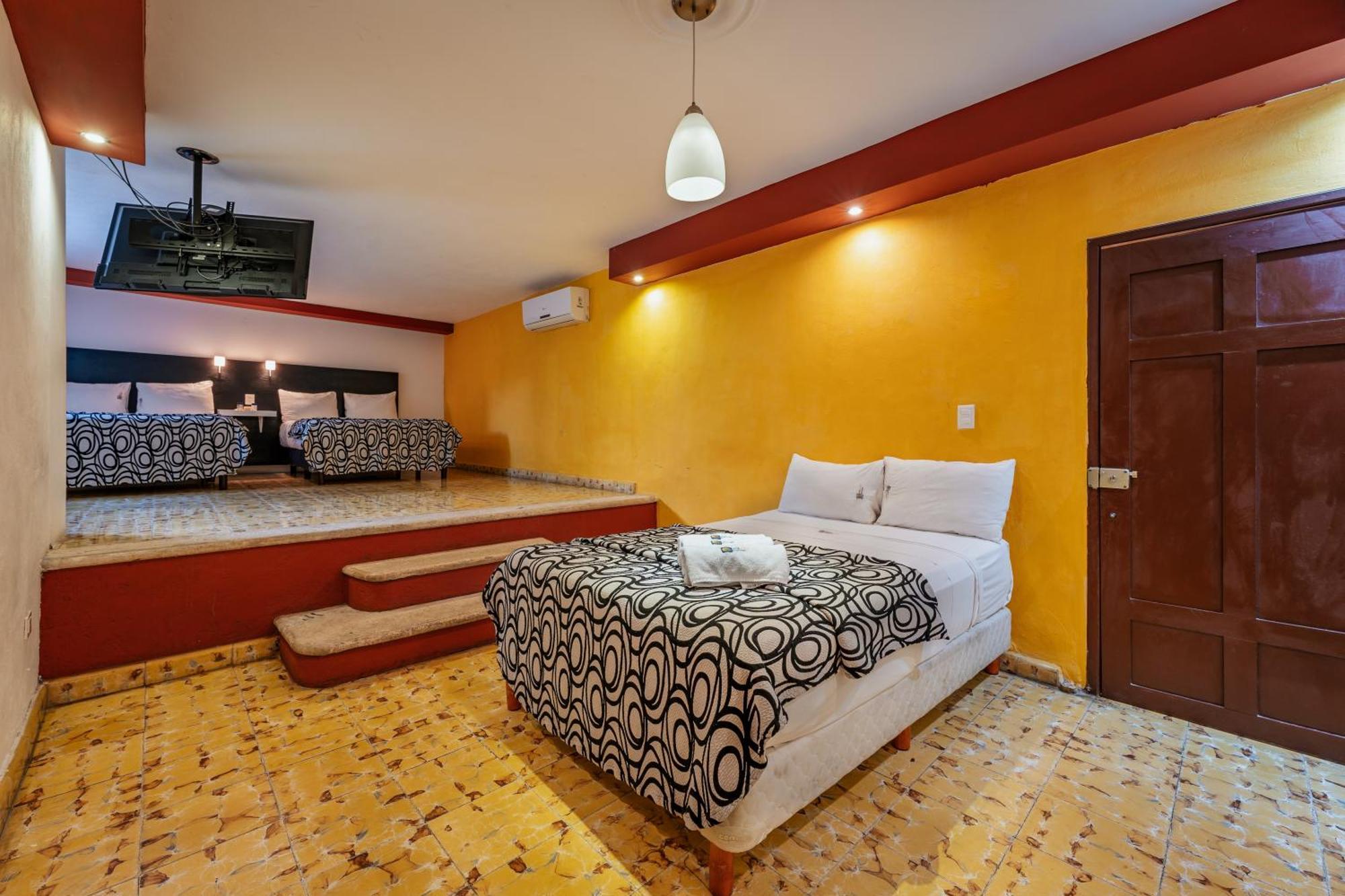 Hotel Santiago Merida Bagian luar foto