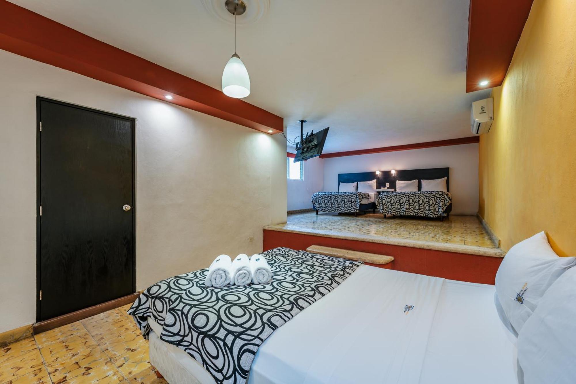 Hotel Santiago Merida Bagian luar foto