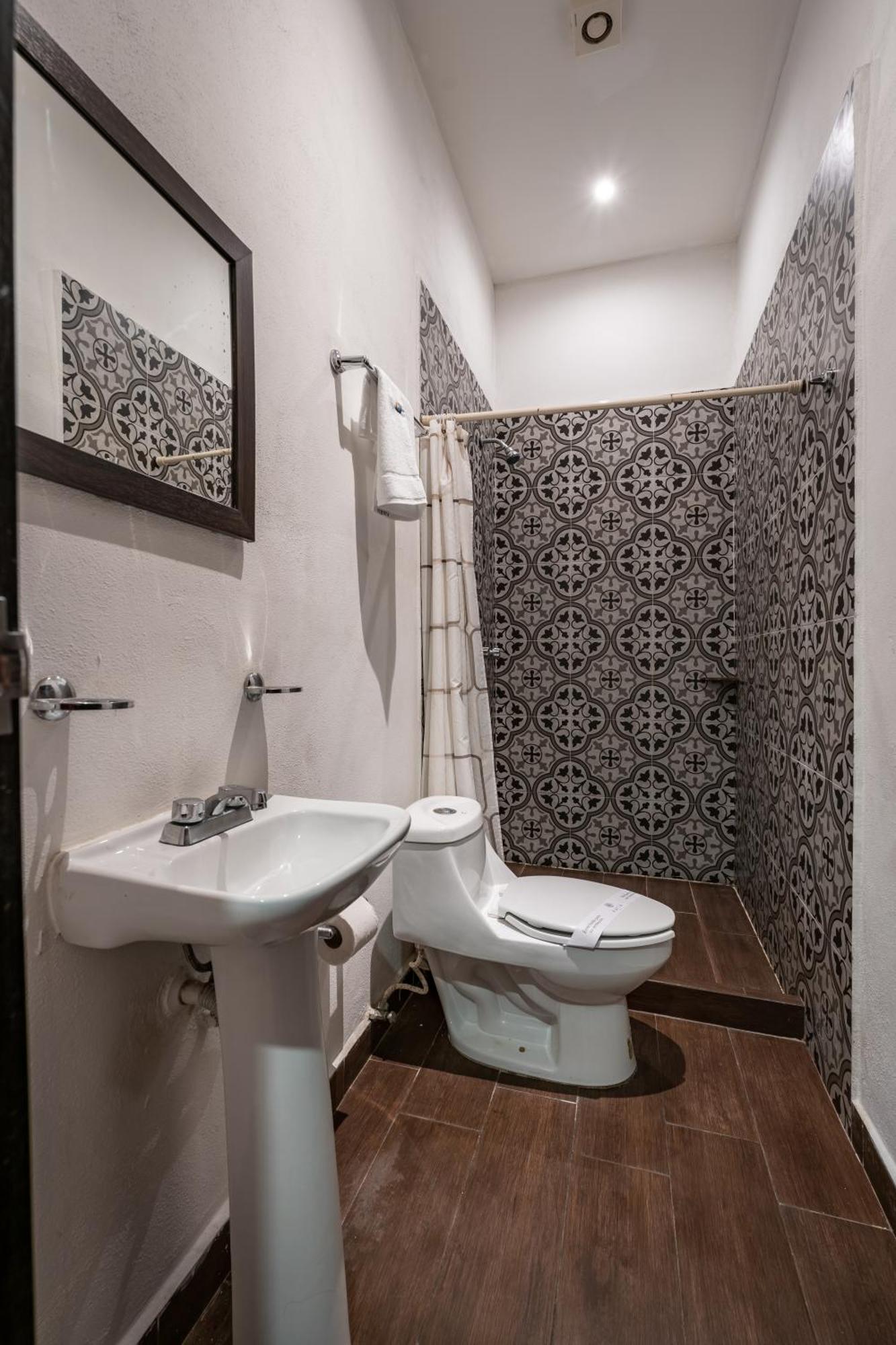 Hotel Santiago Merida Bagian luar foto