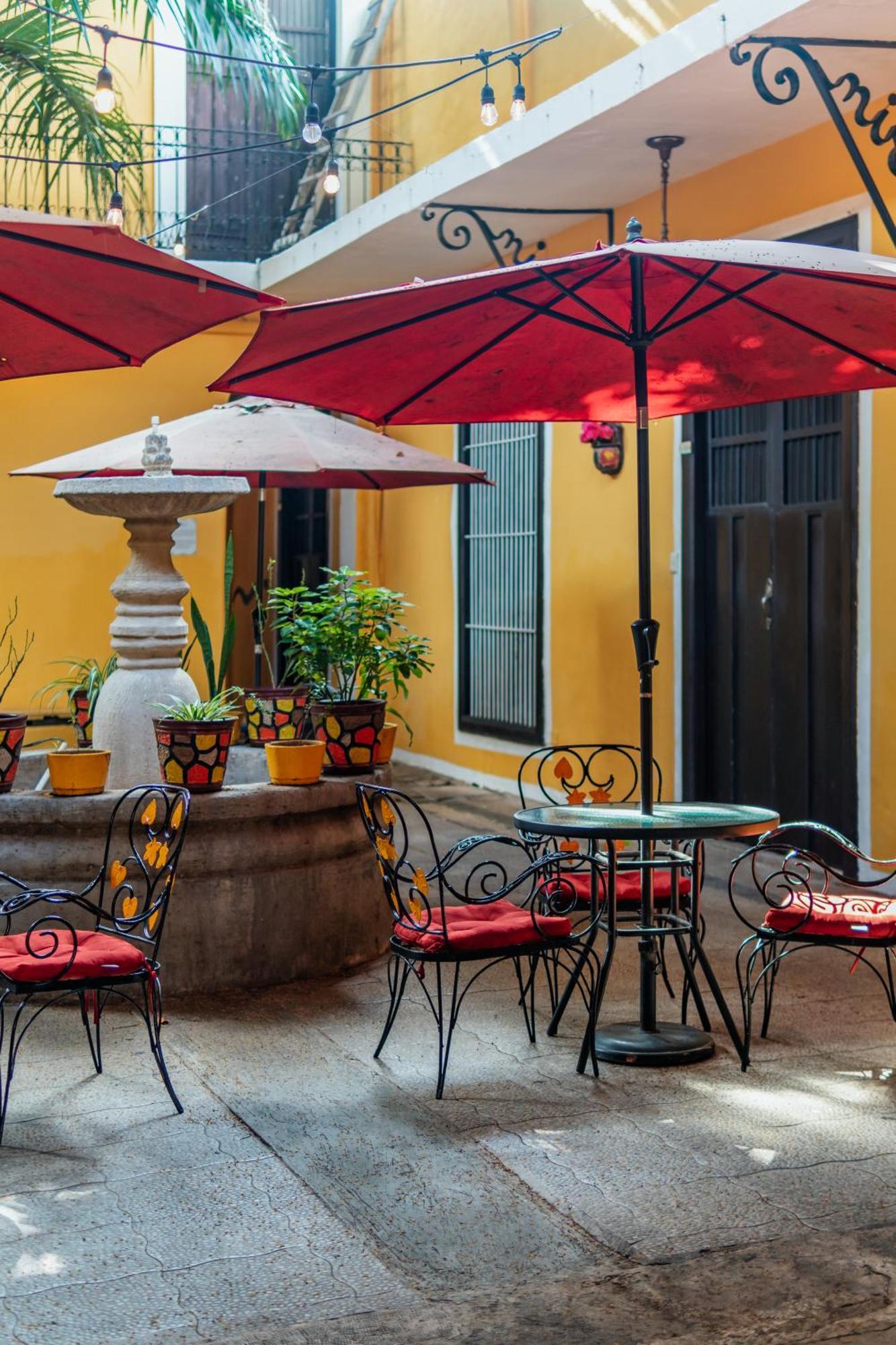 Hotel Santiago Merida Bagian luar foto