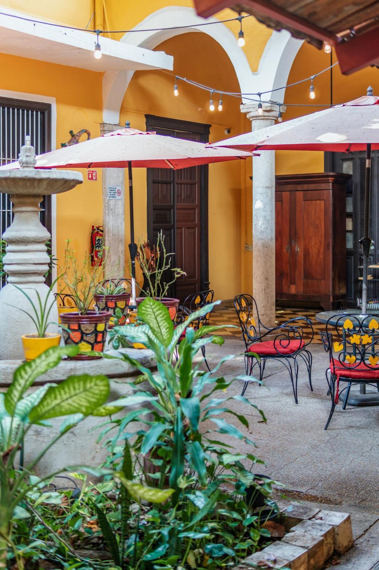 Hotel Santiago Merida Bagian luar foto