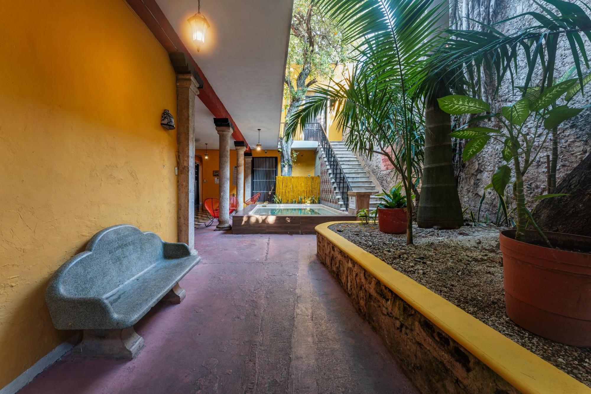 Hotel Santiago Merida Bagian luar foto