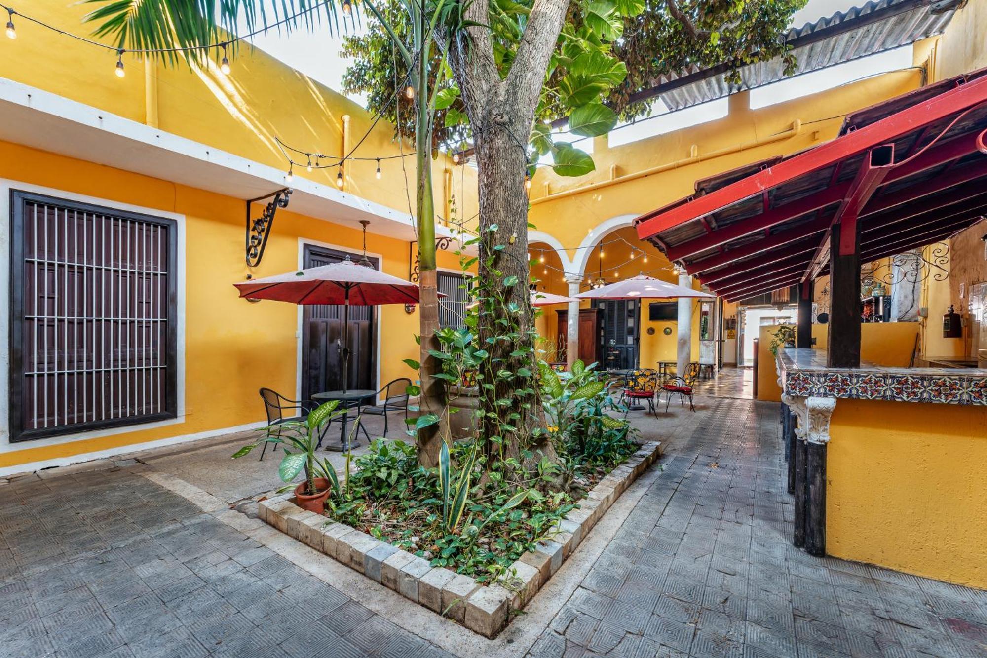 Hotel Santiago Merida Bagian luar foto